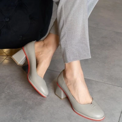 اشتباهات رایج در انتخاب کفش اداری زنانه