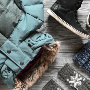 ست کردن کیف و کفش چرم با لباس‌های زمستانی