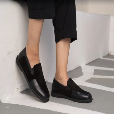 تأثیر کفش اداری زنانه بر اعتماد به نفس و عملکرد در محیط کار