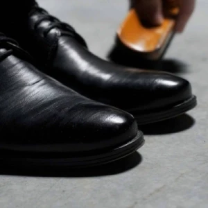 بهترین روغن برای کفش چرم چیست؟